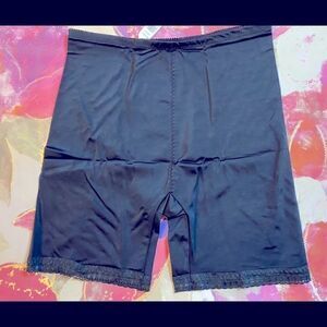 Lacy high waisted seamless shorts tummy control XL